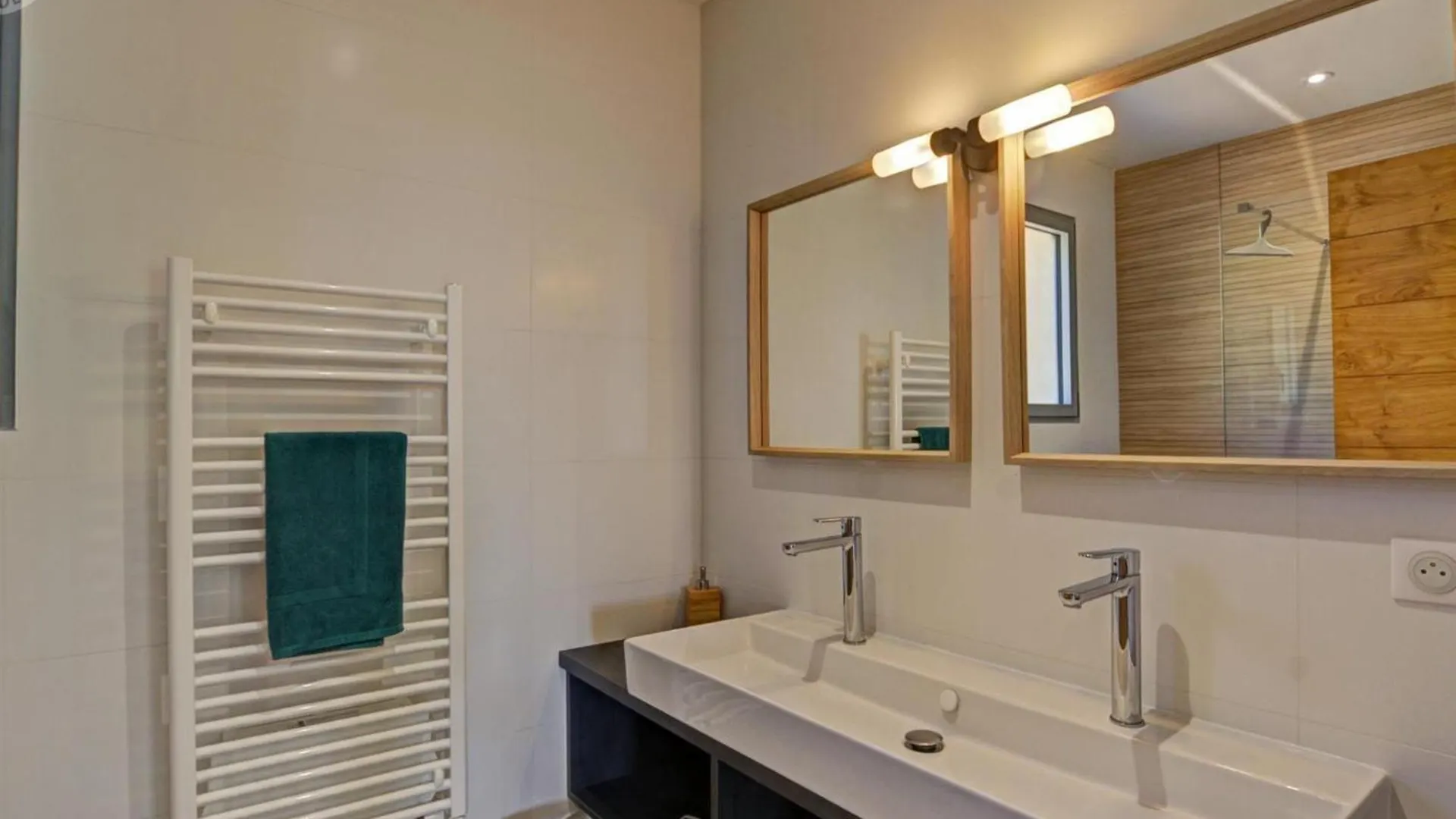 Grande Maison Renovee Avec Piscine Chauffee, Salle De Jeux, Pour 14 Pers. A Sail-Les-Bains - Fr-1-496-301 Holiday home