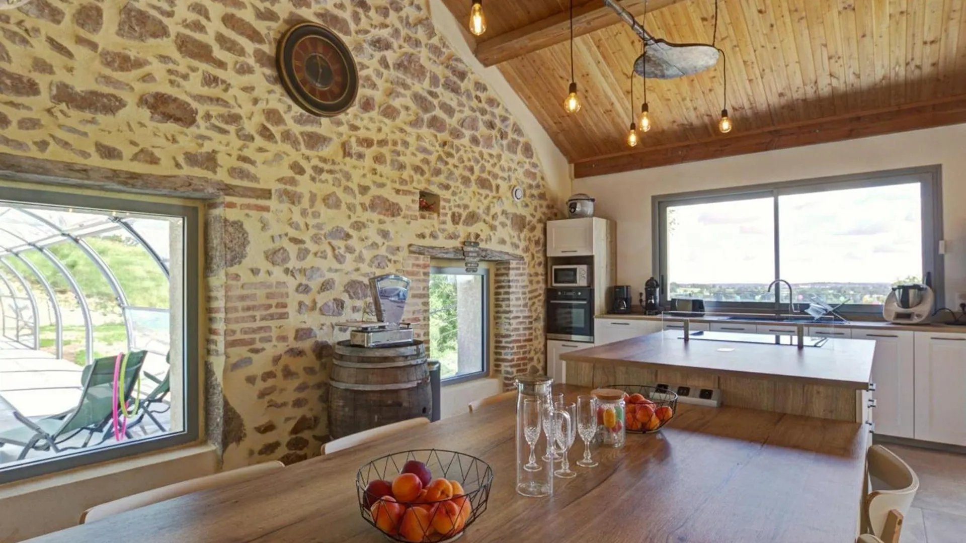 Holiday home Grande Maison Renovee Avec Piscine Chauffee, Salle De Jeux, Pour 14 Pers. A Sail-Les-Bains - Fr-1-496-301